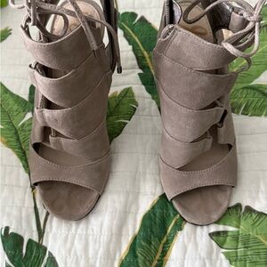 Sam Edelman women’s Palma putty Suede Lace-Up Heels